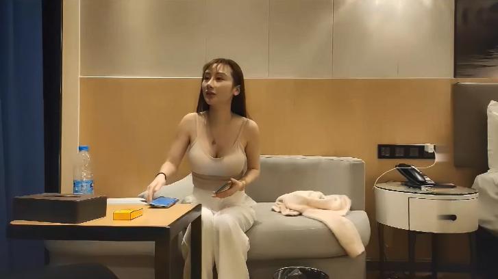 sex mới hót Làm tình con ghệ xinh hai núm vú cứng ngắc